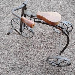 Vintage Tricycle Shelf Decoration 