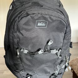 REI LOOKOUT 40 - Black