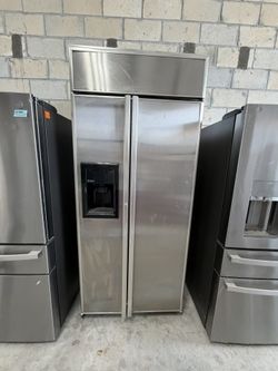 Refrigerator 