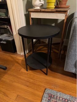 BLACK SIDE TABLE