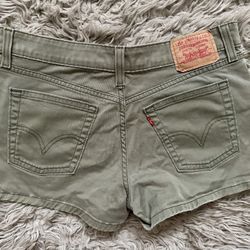 Woman’s Levi’s Shorts