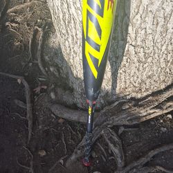 EASTON "BIG BARRELL " BAT ( SEE PICS) LOCATED IN GLENDORA  CHECK OUT MY PAGE ALOT OF BASEBALL EQUIPMENT FOR SALE "CHEAP"