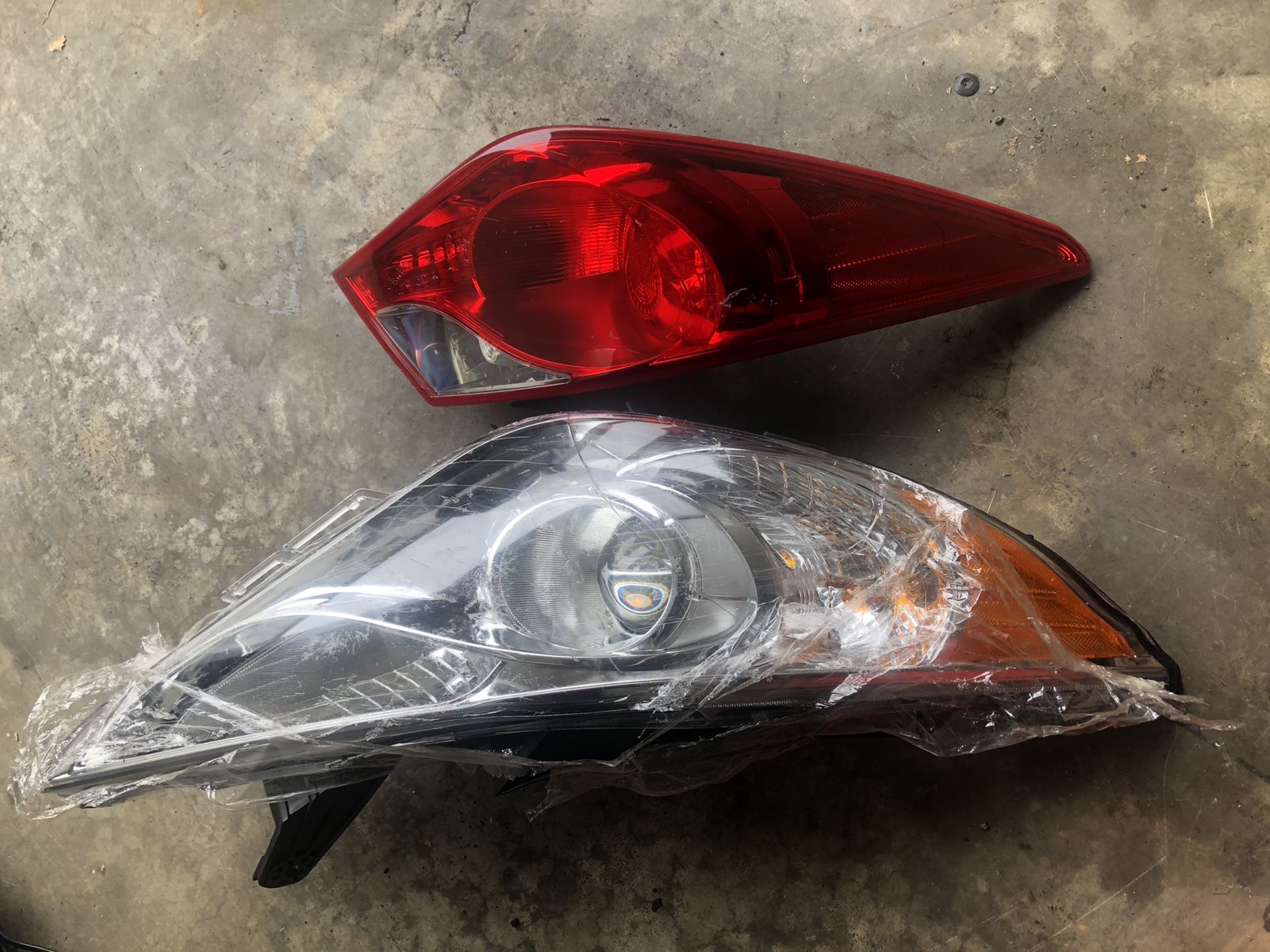 2011-2014 Hyundai Sonata driver headlight and taillight