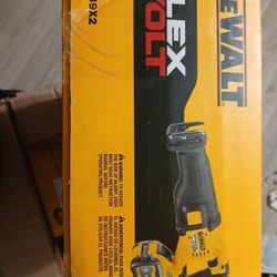 DEWALT FLEXVOLT 60V MAX SAW