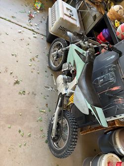 Coolster 125 pit bike.