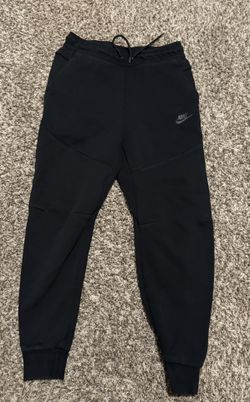 3 Nike Tech Sweatpants