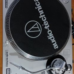 Audio Technica Record Player, Direct Drive Professional Turntable, Working Great. 