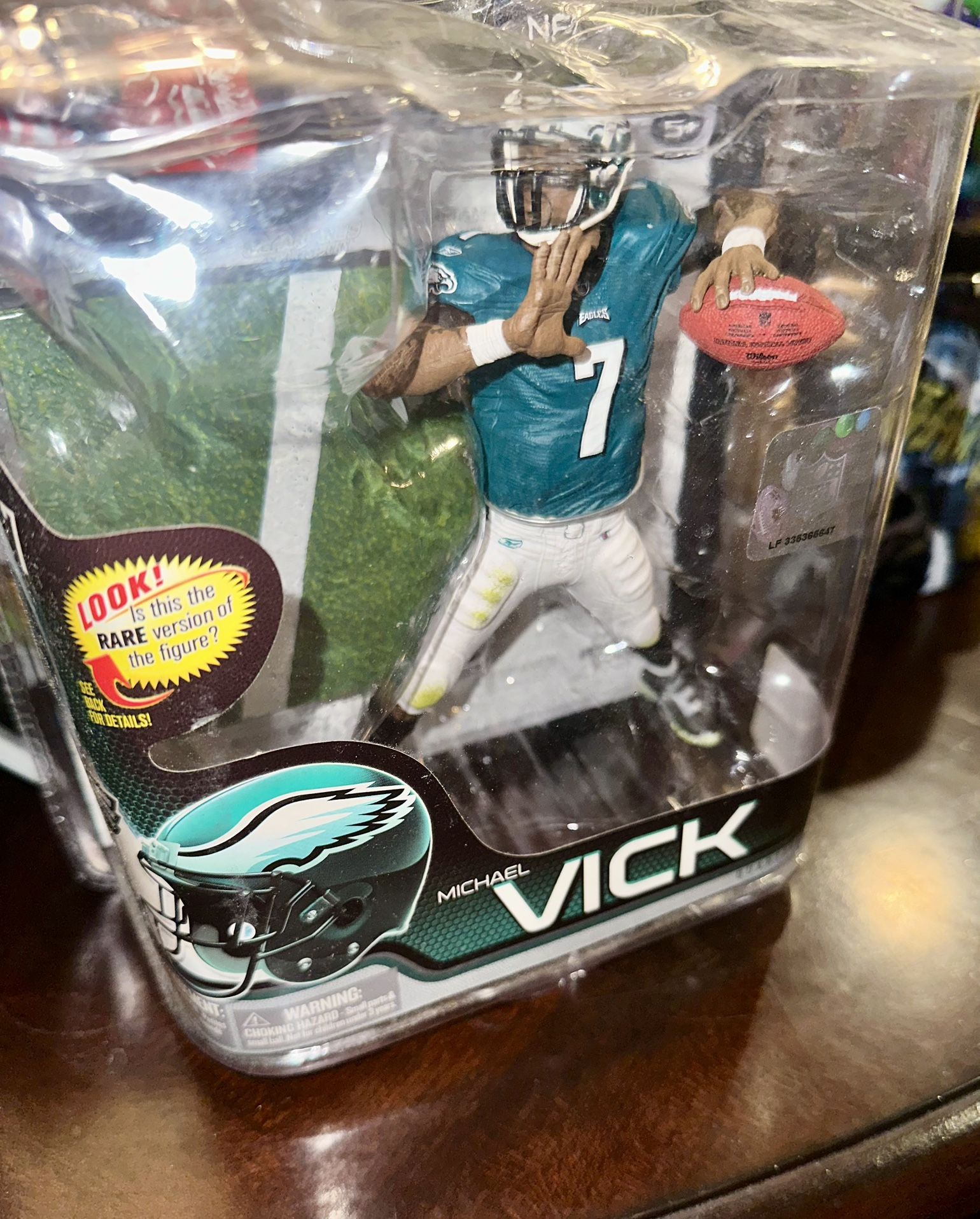 Michael Vick Eagles 7 Action Figurine Quarterback NFL Series 28 McFarlane Toys