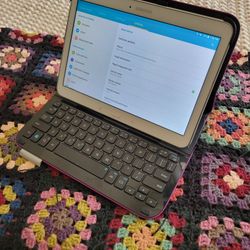 Samsung Tablet 4 16GB With Keyboard Case