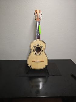 Vihuela Mariachie Size 2 Cedro Rojo
