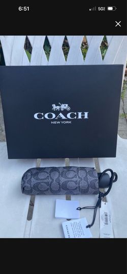 COACH Large size umbrella NWT Authentic 100%  This Coach umbrella is perfect for your outgoing trips on summer days. Pick up location in the city of P