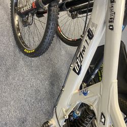 Specialized Down Hill Bike 