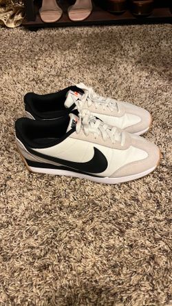Nike shoes size 9 women’s