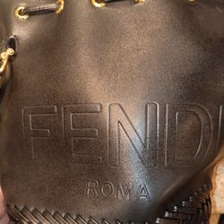 Fendi Bag 400$  Womans
