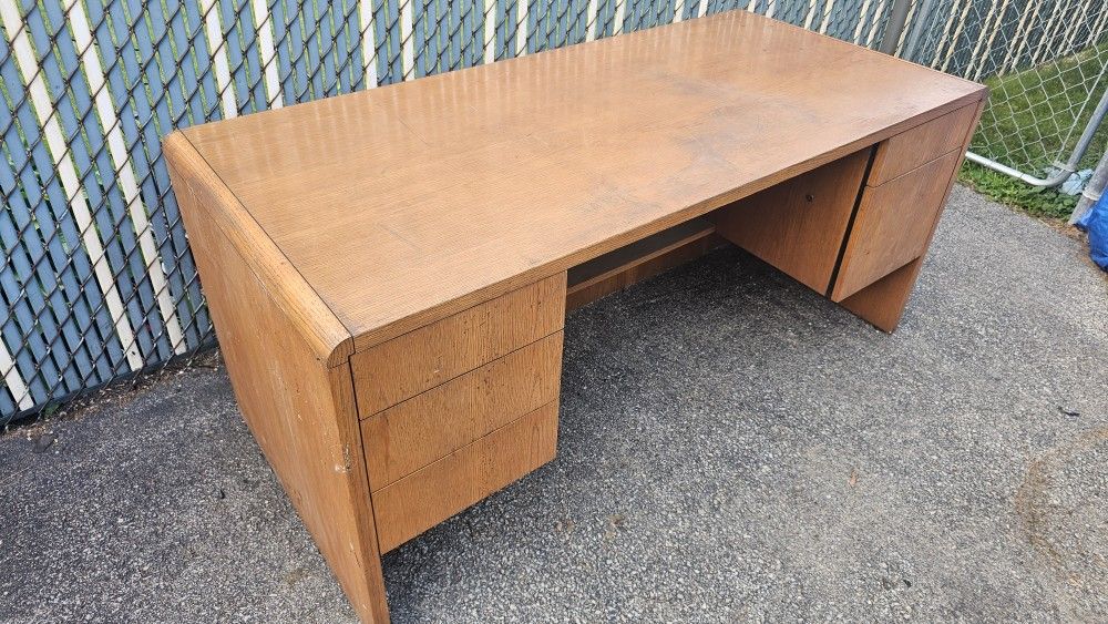 Big Desk