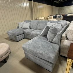 CASSELBURY CEMENT 2-PIECE RAF CHAISE SECTIONAL