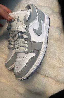 Nike White/Wolf grey/Aluminum, size 6.5 woman shoes