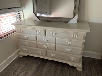 Dresser and nightstand set