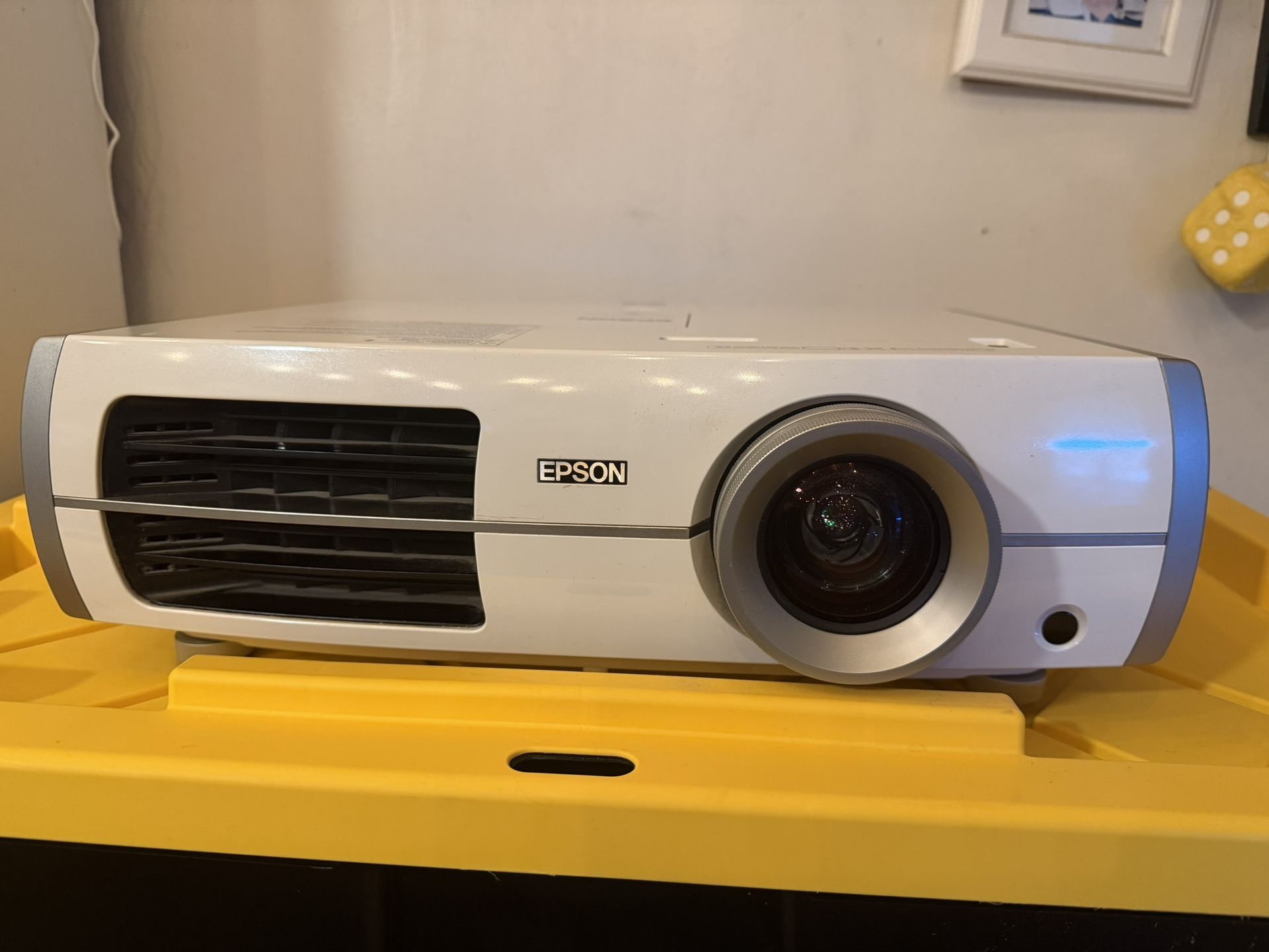 Used Epson 8350 PowerLite Home Cinema 3LCD Projector W/Remote/Cords Works