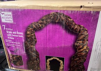 7ft. LED Grave and Bones Archway