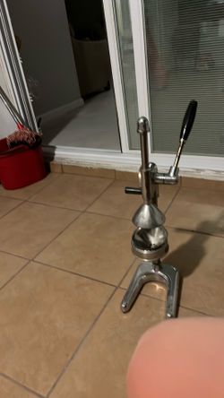 Juice squeezer