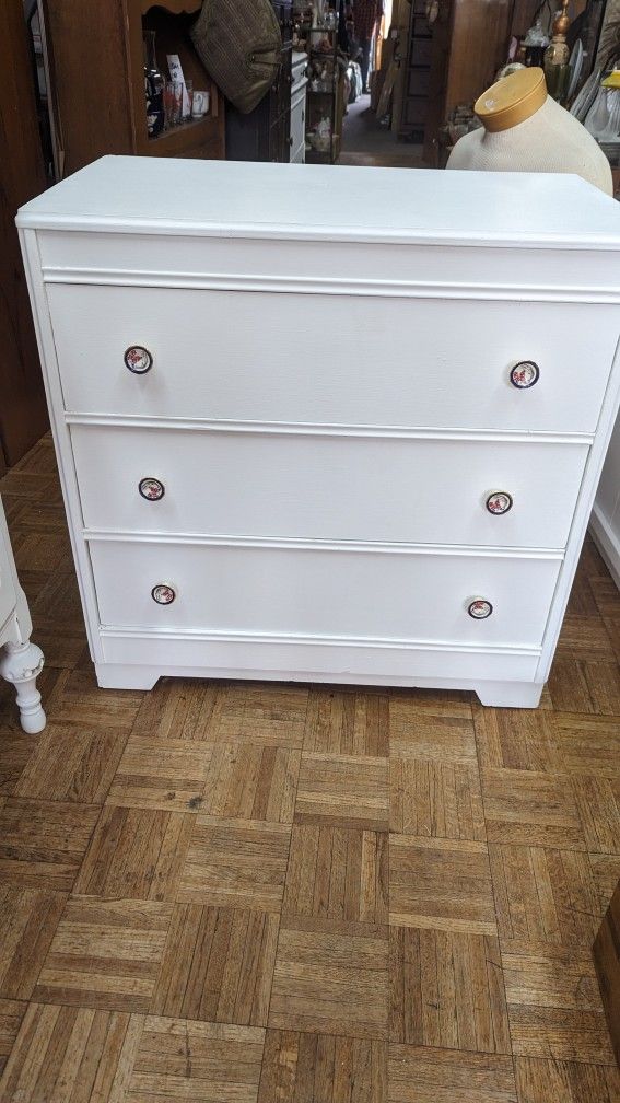 Vintage White Wood Dresser Chest Of Drawers 31 By 41 