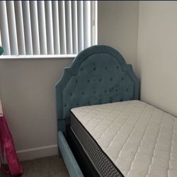 Twin Bed With Mattress And Box Spring 