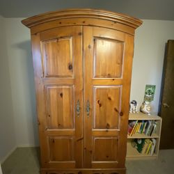 Armoere Closet Hutch