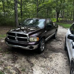 2004 Dodge Ram 1500 Quad Cab SLT Pickup 6 1/4’ Bed