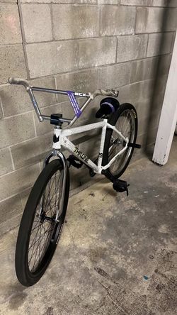 throne frame