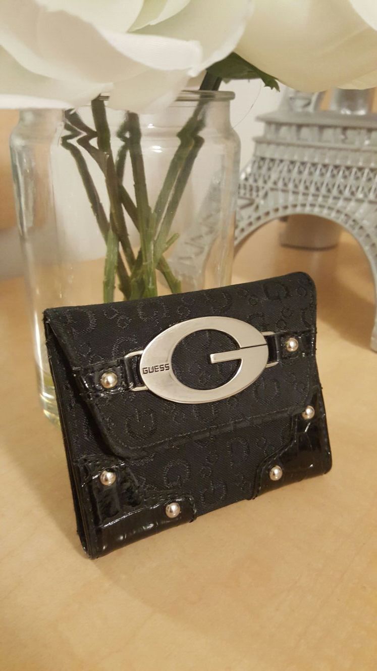 Small Black Guess Change Coin Purse Wallet