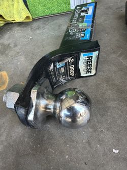 Reese 2” Ball Reciever Hitch 