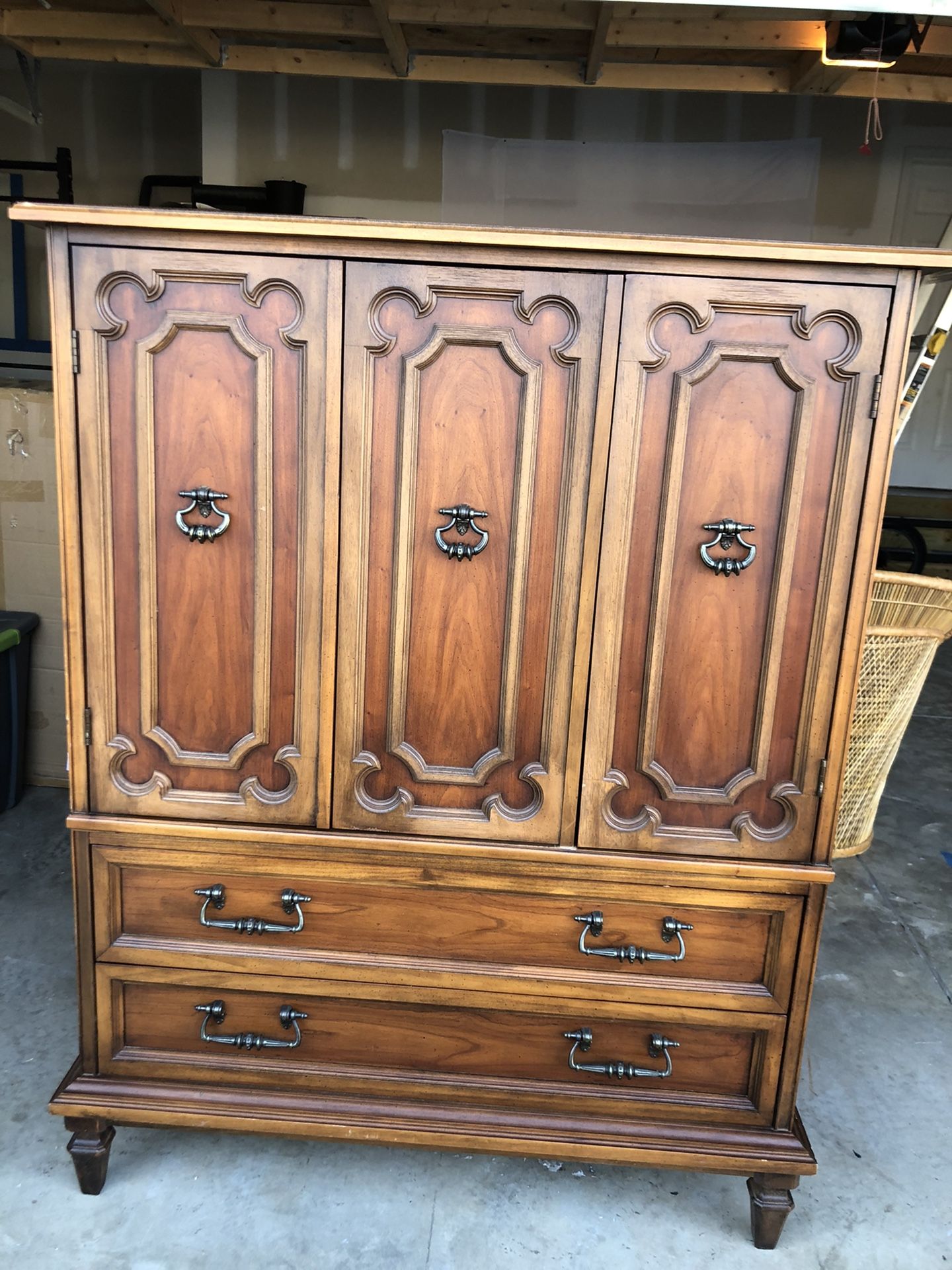 Gorgeous Vintage Original MCM Gentleman’s Chest (dresser)