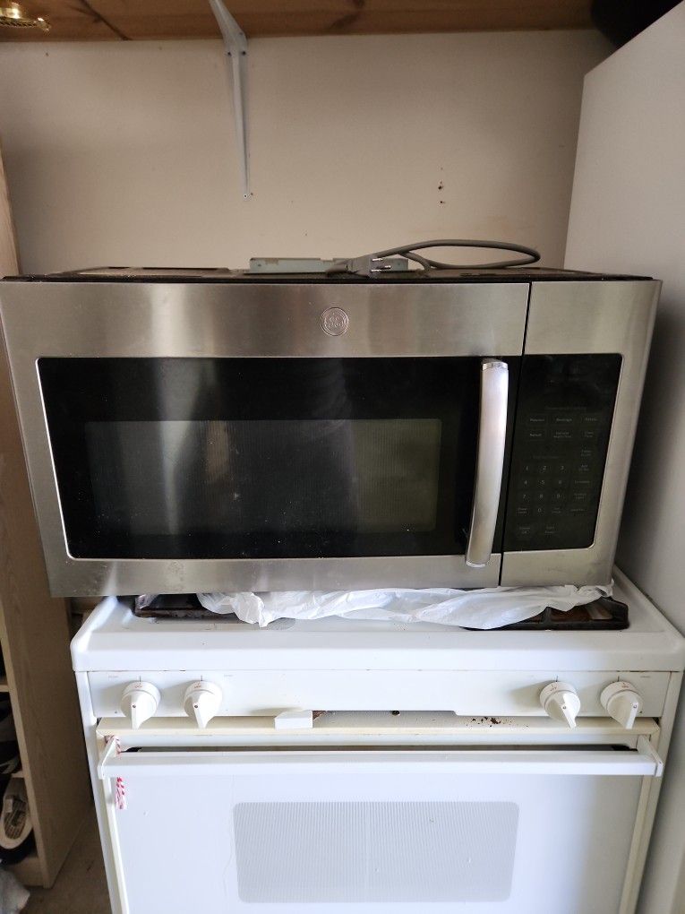 Ge Over The Top Microwave Oven