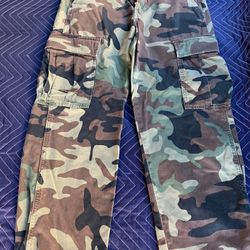 Levi camo cargos