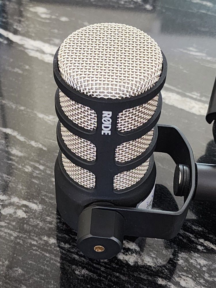 Rode POD mic with cable and arm