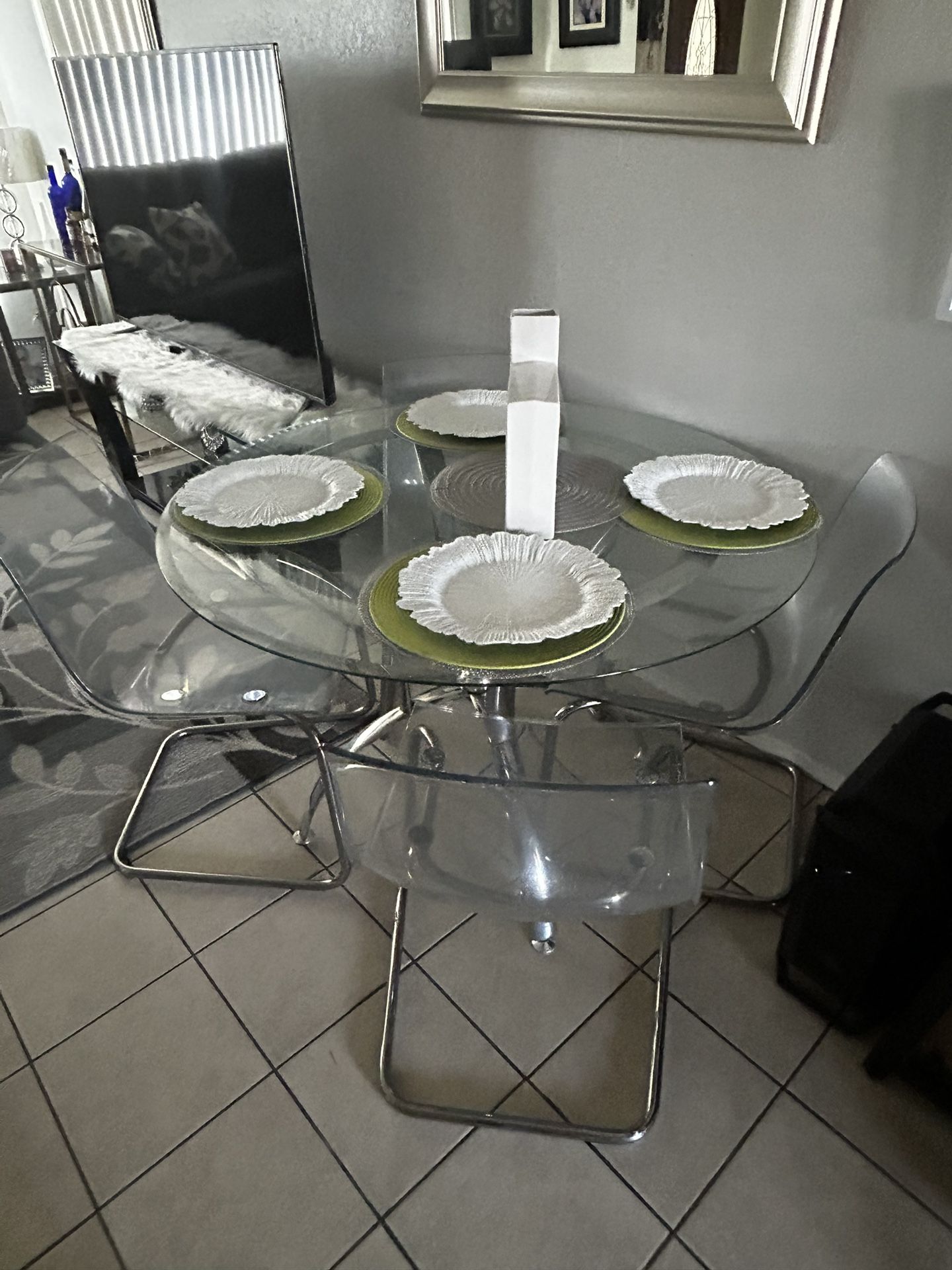 Table Set With 4 Chairs Glass