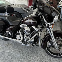 2014 Harley Street Glide - Very Low 7k Orig Miles
