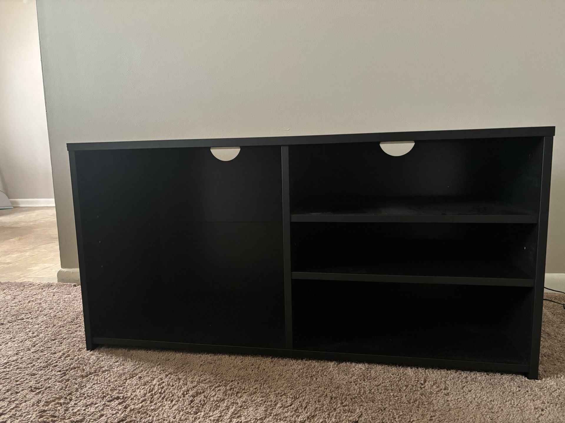 TV Stand up to 43” TV