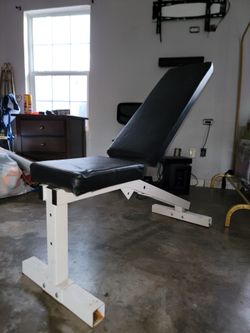 Adjustable Weight Bench