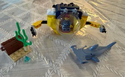 LEGO City 60264 Ocean Submarine w Hammerhead Shark Chest Gems Minifigure Lot