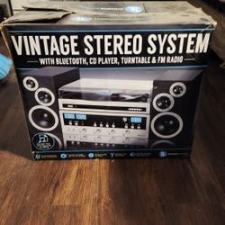 Vintage Stereo System 
