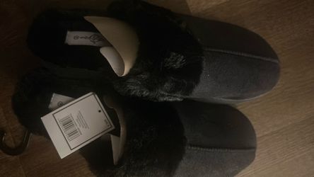Black slippers
