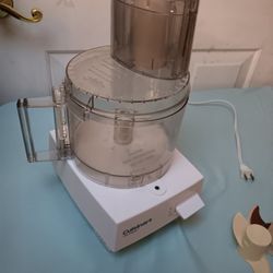 CUISINART PRO CLASSIC FOOD PROCESSOR with Two Lids and Five Cutting Attachments