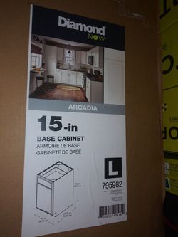 Diamond NOW Arcadia 15-in W x 35-in H x 23.75-in D Truecolor White Door and Drawer Base Stock Cabinet G10 B15R