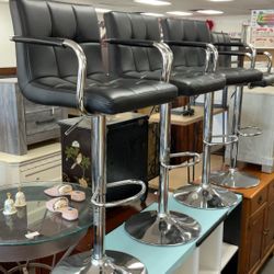 Set Of 4 Adjustable Height Swivel Bar Stools 