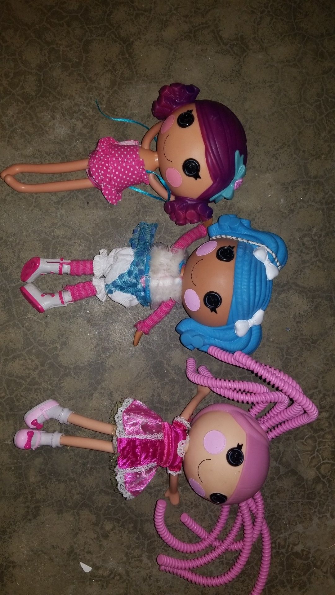 3 Lalaloopsy dolls