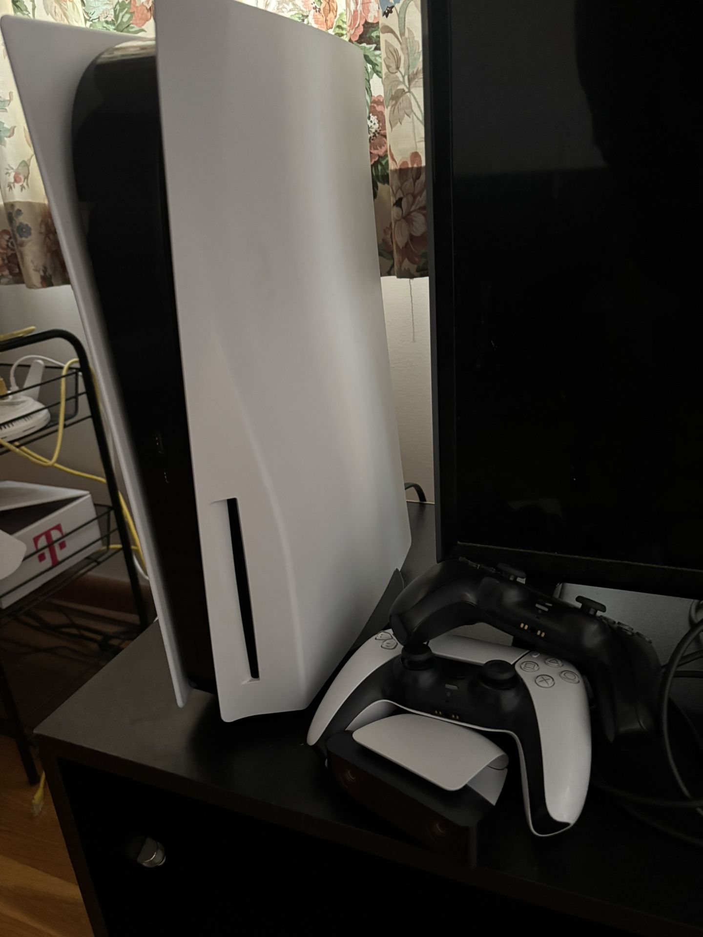 Ps5 Disk Version + 2 Controlers + Ps5 Hd Camera