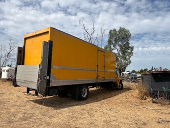 Box truck