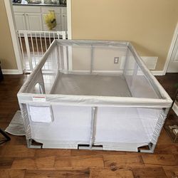 Large play pen